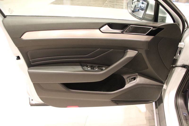 Volkswagen Passat bild 11