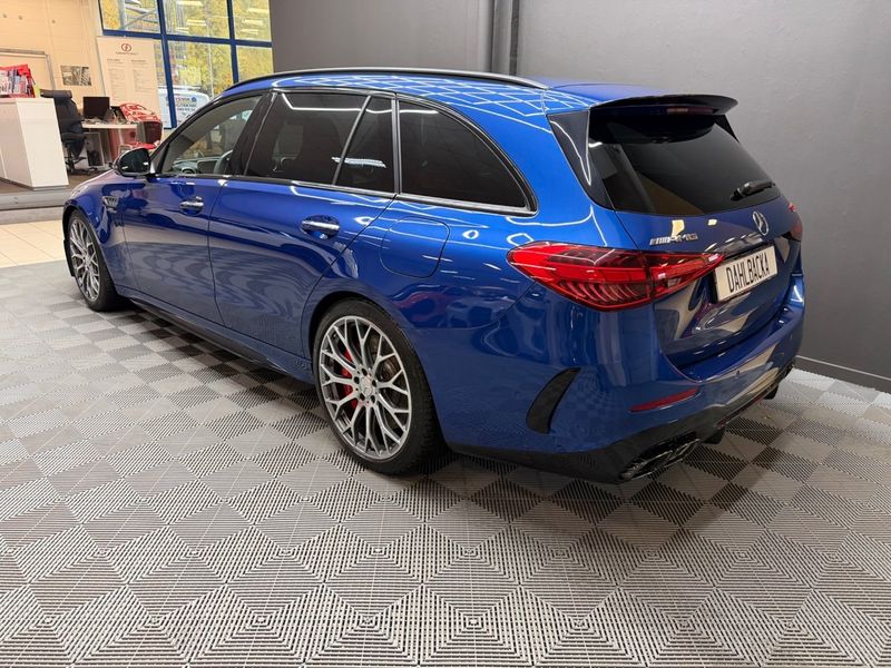 Mercedes C63 AMG bild 4