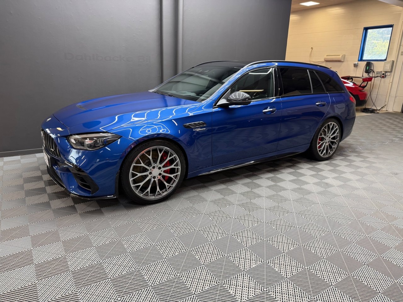 Mercedes C63 AMG