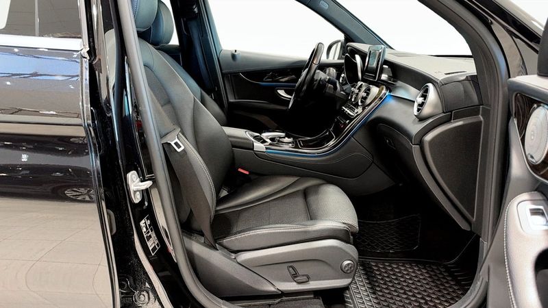 Mercedes GLC220 bild 16
