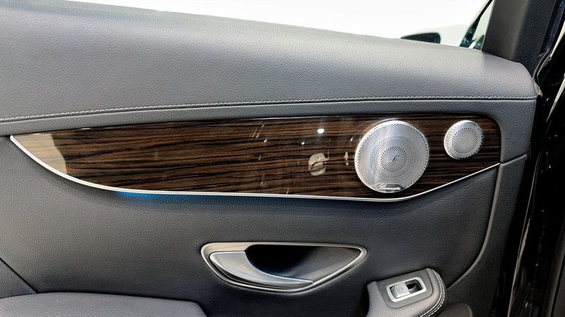 Mercedes GLC220 bild 14