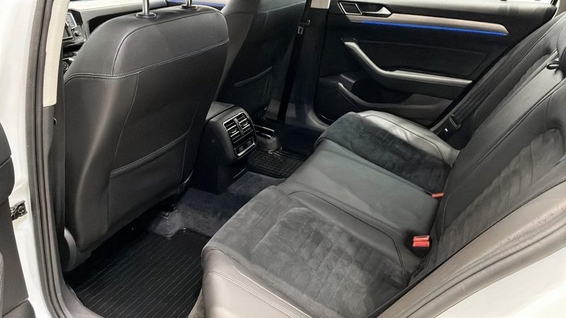 Volkswagen Passat bild 8