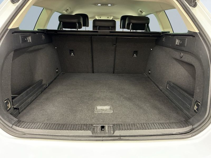 Volkswagen Passat bild 12