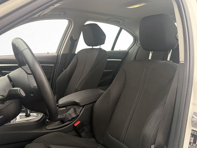 BMW 330 bild 15