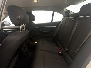 BMW 330 bild 11