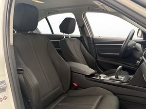 BMW 330 bild 9