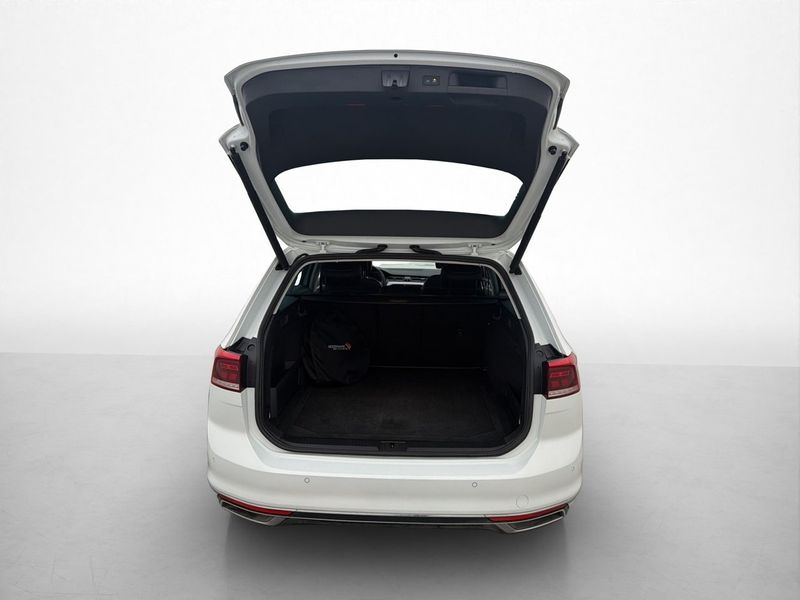 Volkswagen Passat bild 8