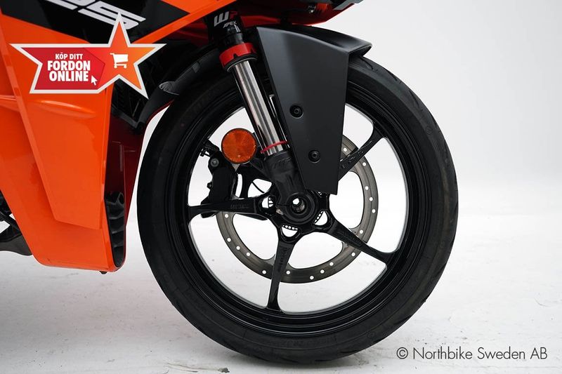 KTM RC 125 bild 7