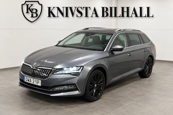 Skoda Superb iV Kombi 1.4 TSI iV Style Cockpit Värmare Drag 218hk - 2023