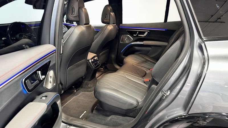 Mercedes EQS450 SUV bild 8