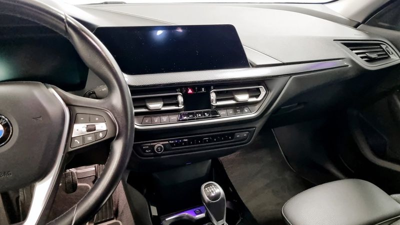 BMW 218 bild 12