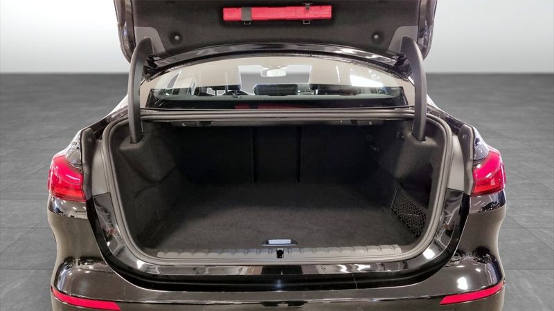 BMW 218 bild 10