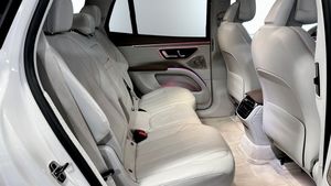 Mercedes EQS450 SUV bild 5