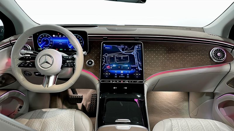 Mercedes EQS450 SUV bild 4