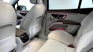 Mercedes EQS450 SUV bild 22