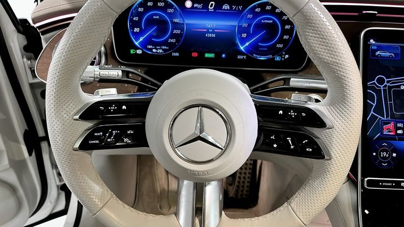 Mercedes EQS450 SUV bild 14