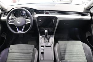 Volkswagen Passat bild 10
