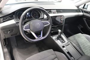 Volkswagen Passat bild 9