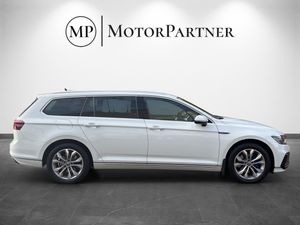 Volkswagen Passat bild 8