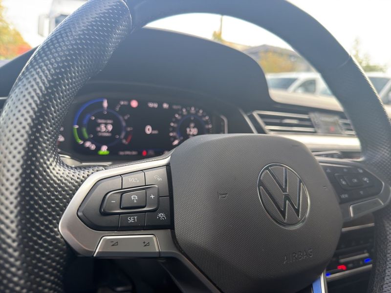 Volkswagen Passat bild 15