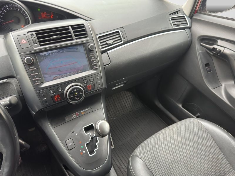Toyota Verso bild 14