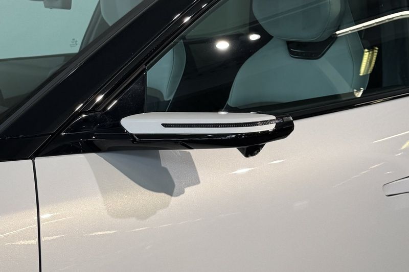 Mazda CX-6e bild 8