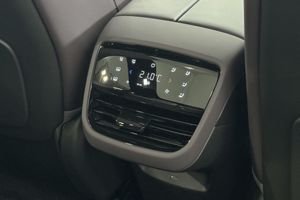 Mazda CX-6e bild 11