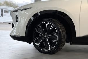 Mazda CX-6e bild 3