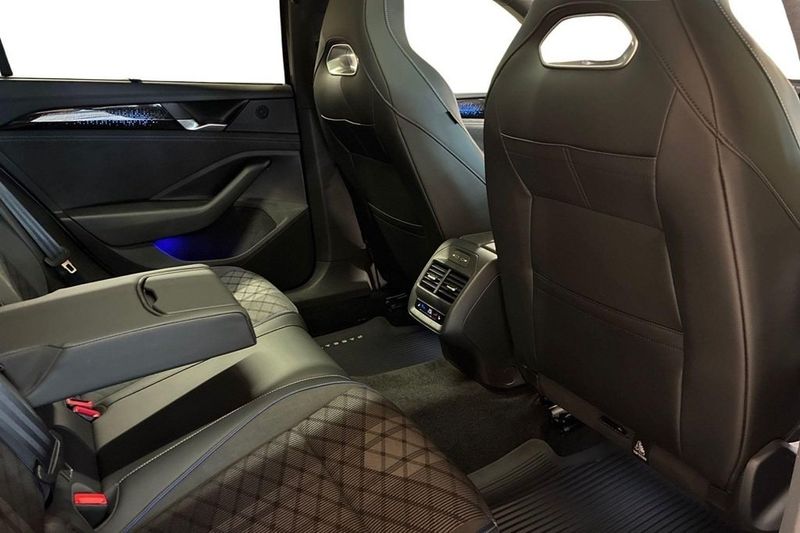 Volkswagen Passat bild 7