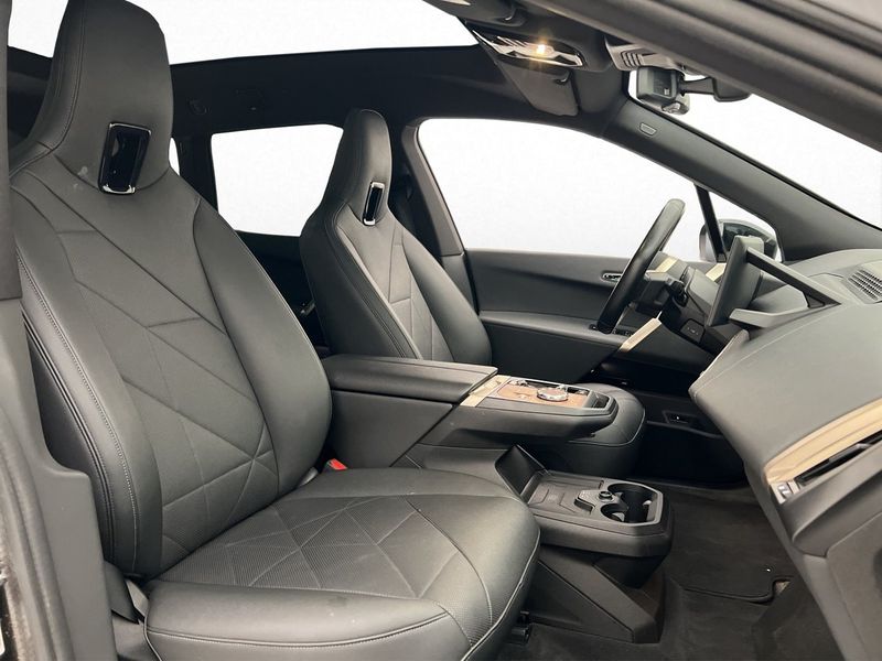 BMW iX bild 27