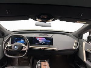 BMW iX bild 26
