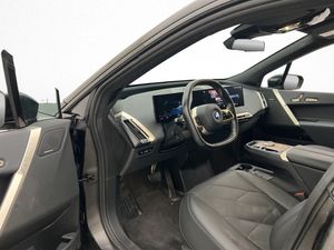 BMW iX bild 11