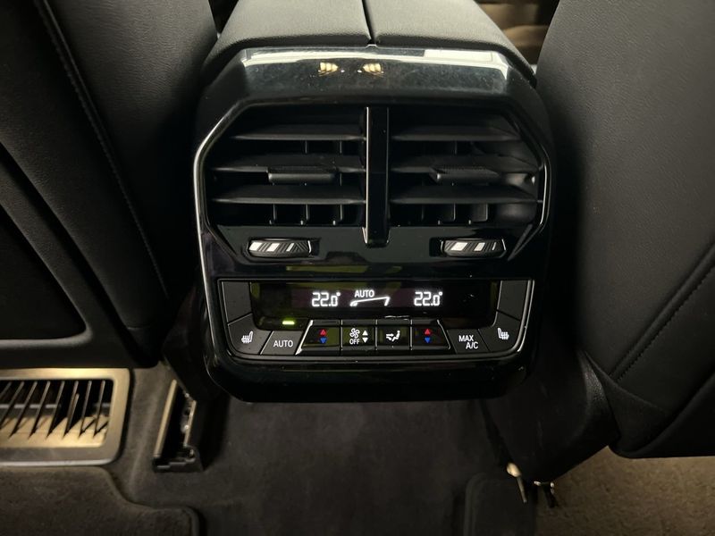 BMW iX bild 31