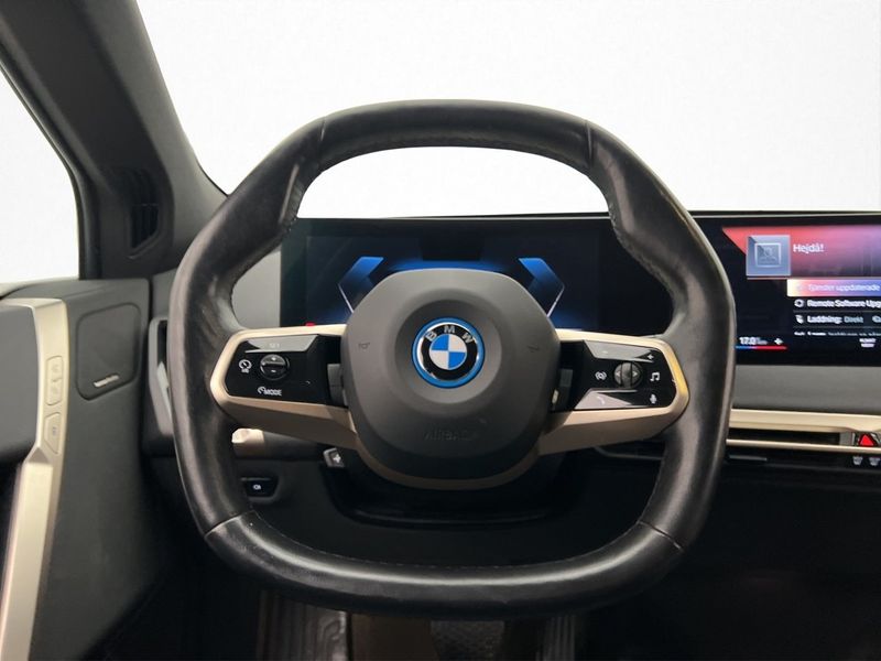 BMW iX bild 16