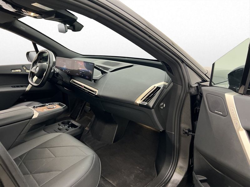 BMW iX bild 28
