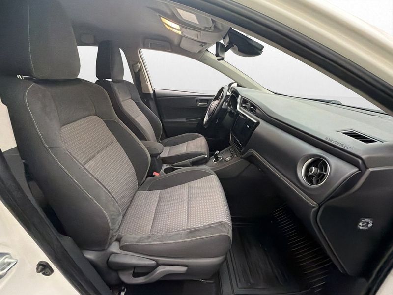 Toyota Auris bild 13