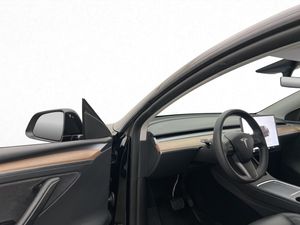 Tesla Model Y bild 33