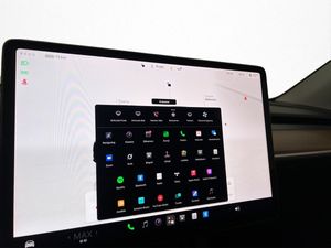 Tesla Model Y bild 24