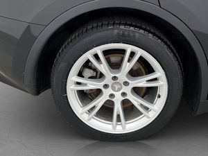Tesla Model Y bild 30