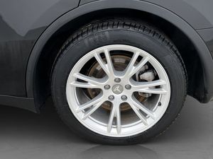 Tesla Model Y bild 32