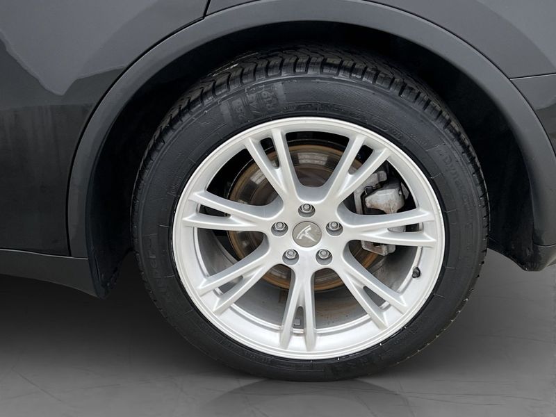 Tesla Model Y bild 32