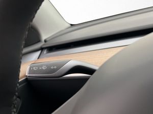 Tesla Model Y bild 18