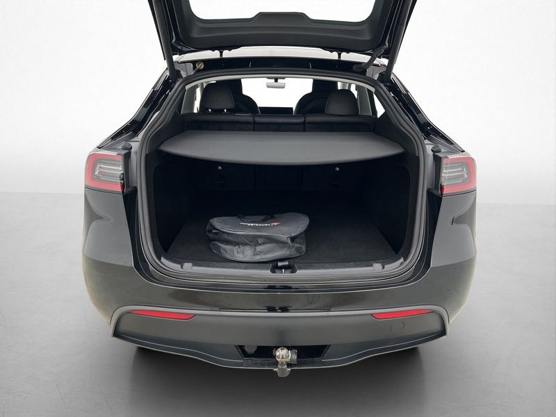 Tesla Model Y bild 12
