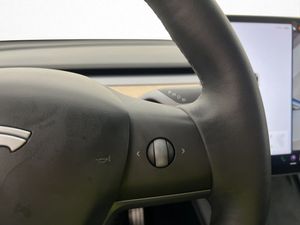 Tesla Model Y bild 20