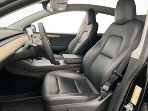 Tesla Model Y bild 14