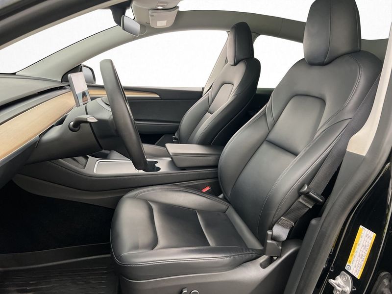 Tesla Model Y bild 14