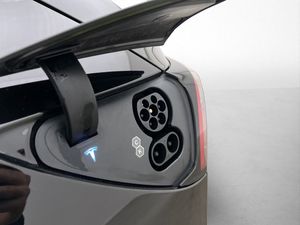 Tesla Model Y bild 10