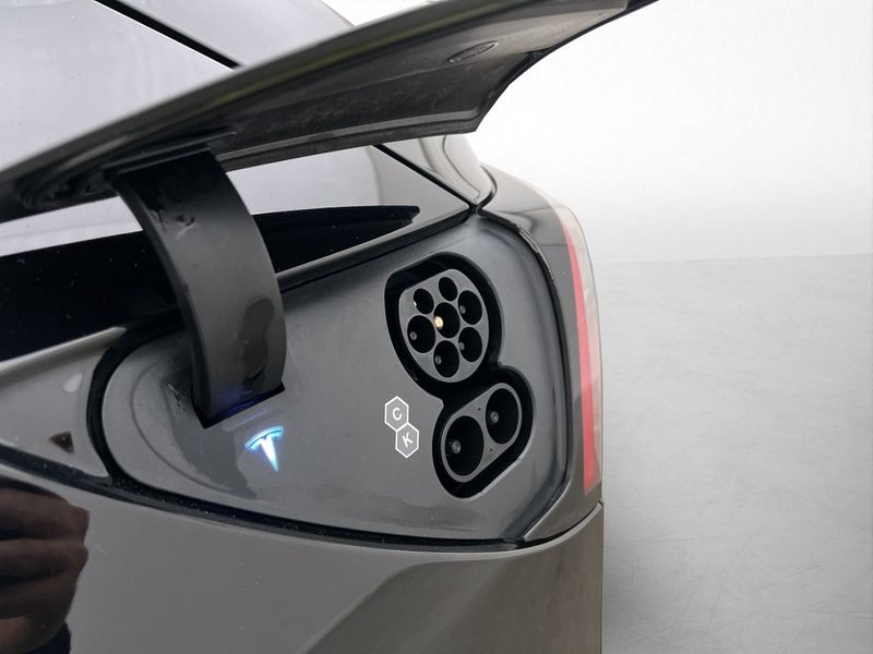 Tesla Model Y bild 10