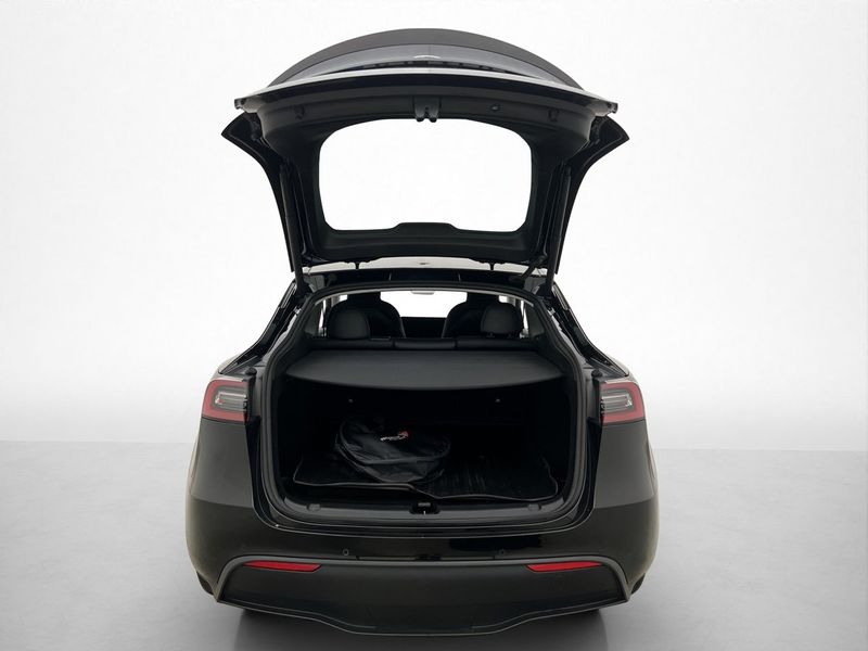 Tesla Model Y bild 11