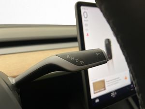 Tesla Model Y bild 21